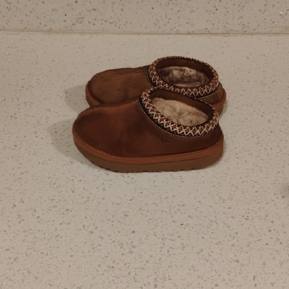 UGG Tasman Size 9 Kids